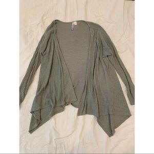 Soft Green Short Flowy Light Cardigan